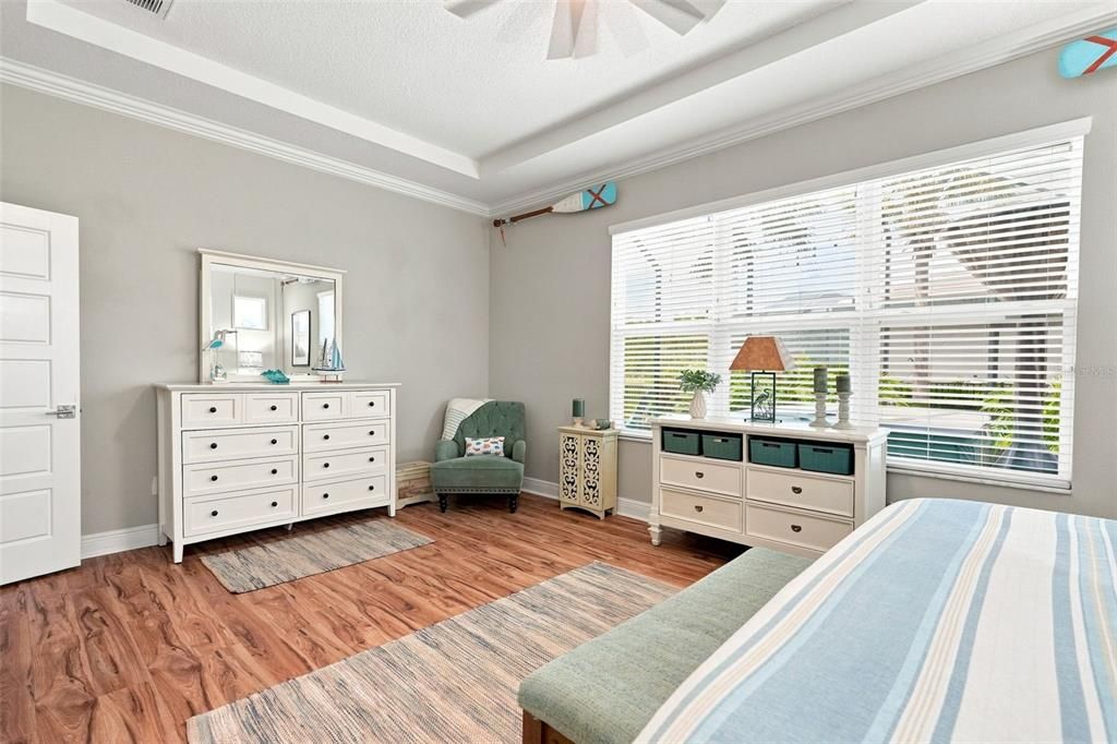For Sale: $1,100,000 (5 beds, 4 baths, 3939 Square Feet)