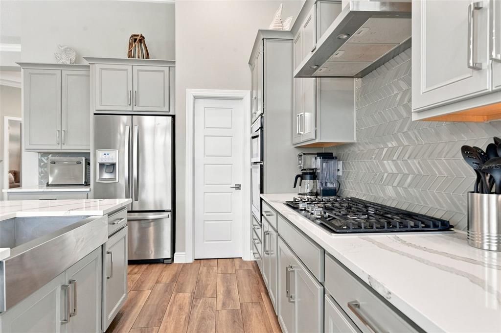 For Sale: $1,100,000 (5 beds, 4 baths, 3939 Square Feet)