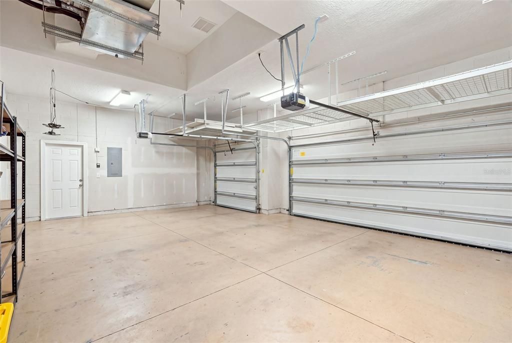 For Sale: $1,100,000 (5 beds, 4 baths, 3939 Square Feet)