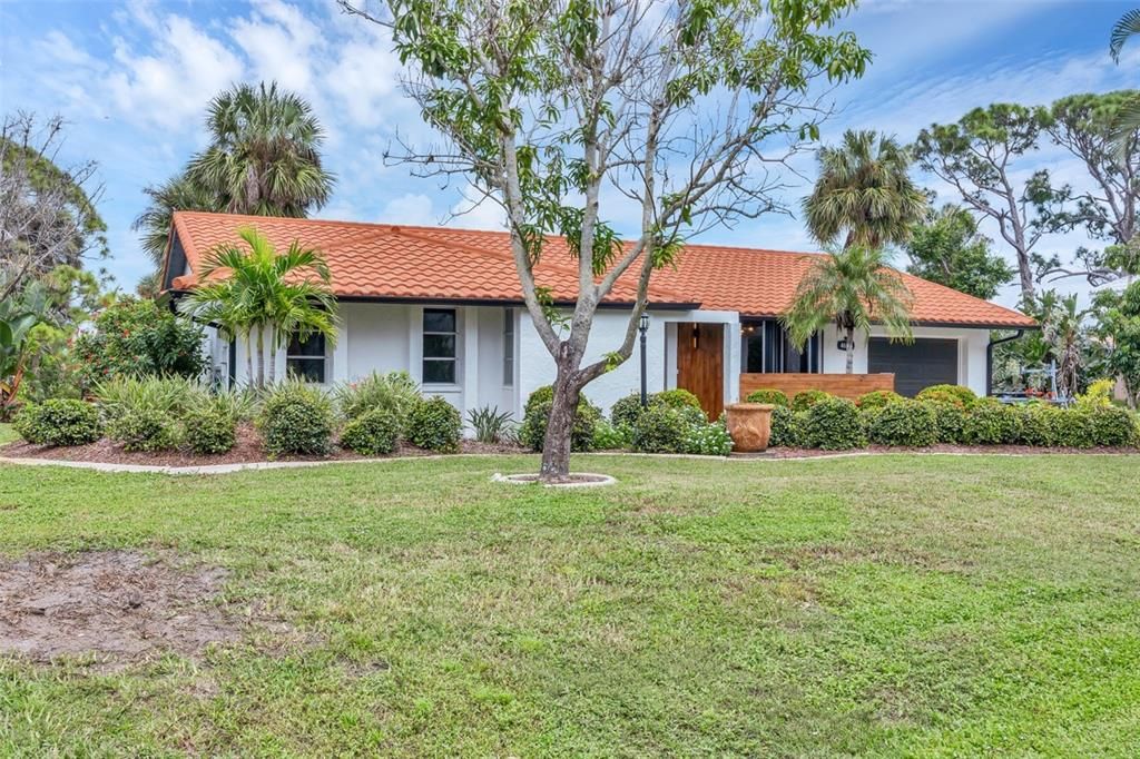 For Sale: $419,000 (2 beds, 2 baths, 1286 Square Feet)