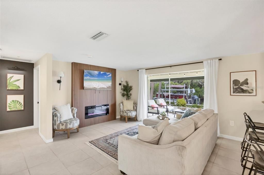For Sale: $419,000 (2 beds, 2 baths, 1286 Square Feet)