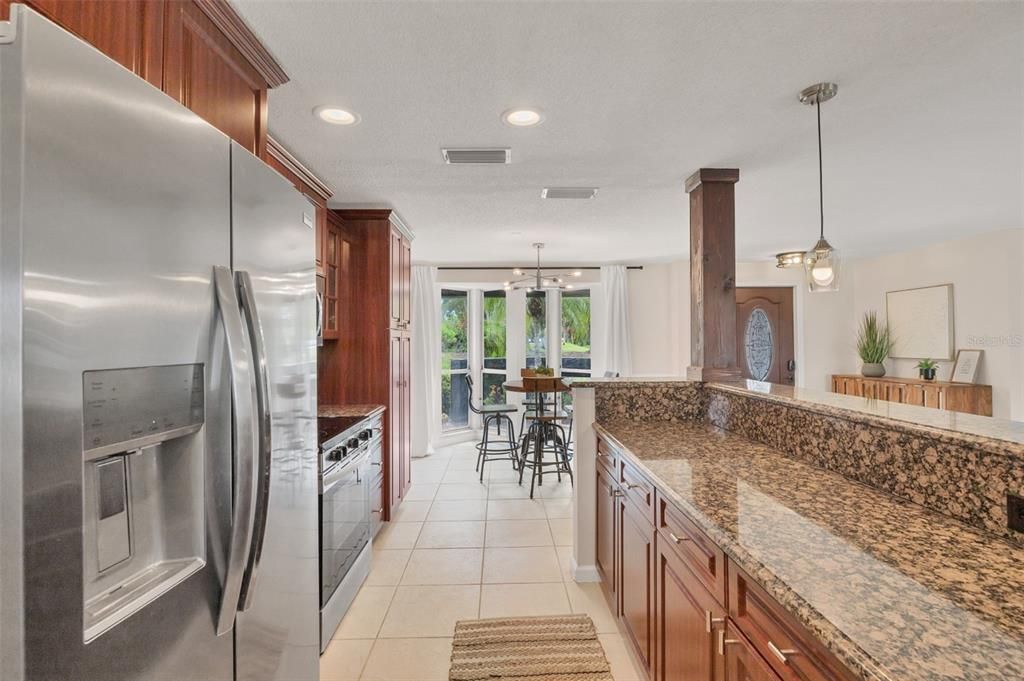 For Sale: $419,000 (2 beds, 2 baths, 1286 Square Feet)