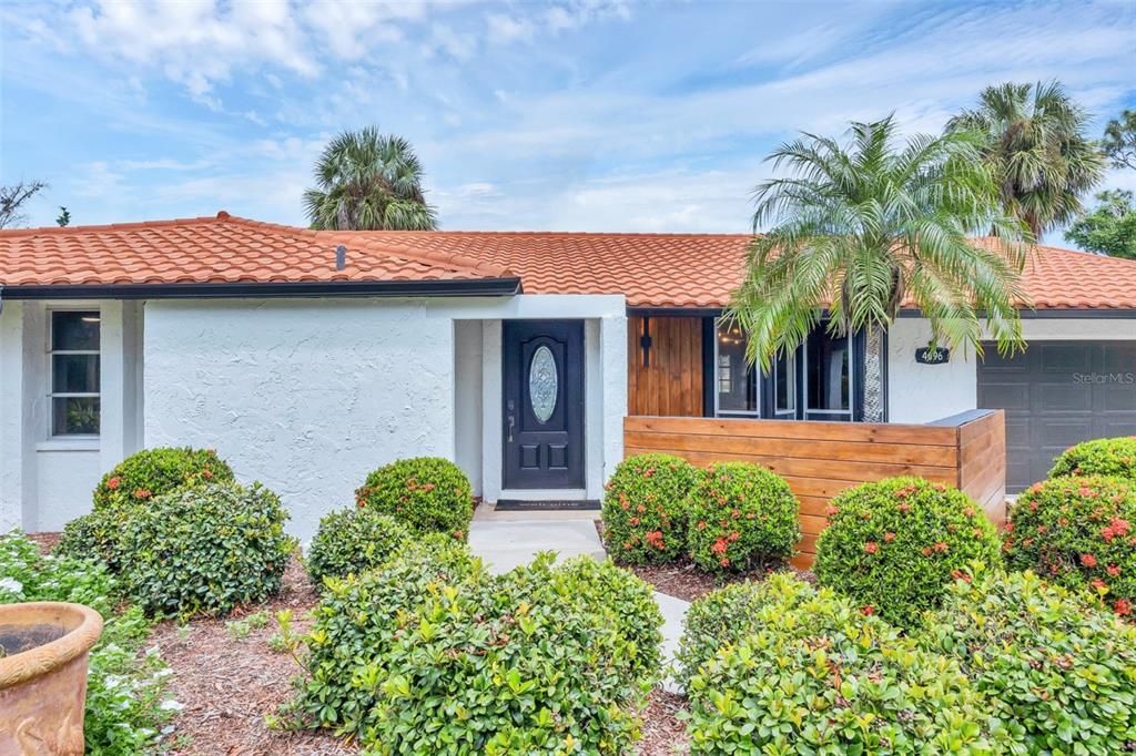 For Sale: $419,000 (2 beds, 2 baths, 1286 Square Feet)