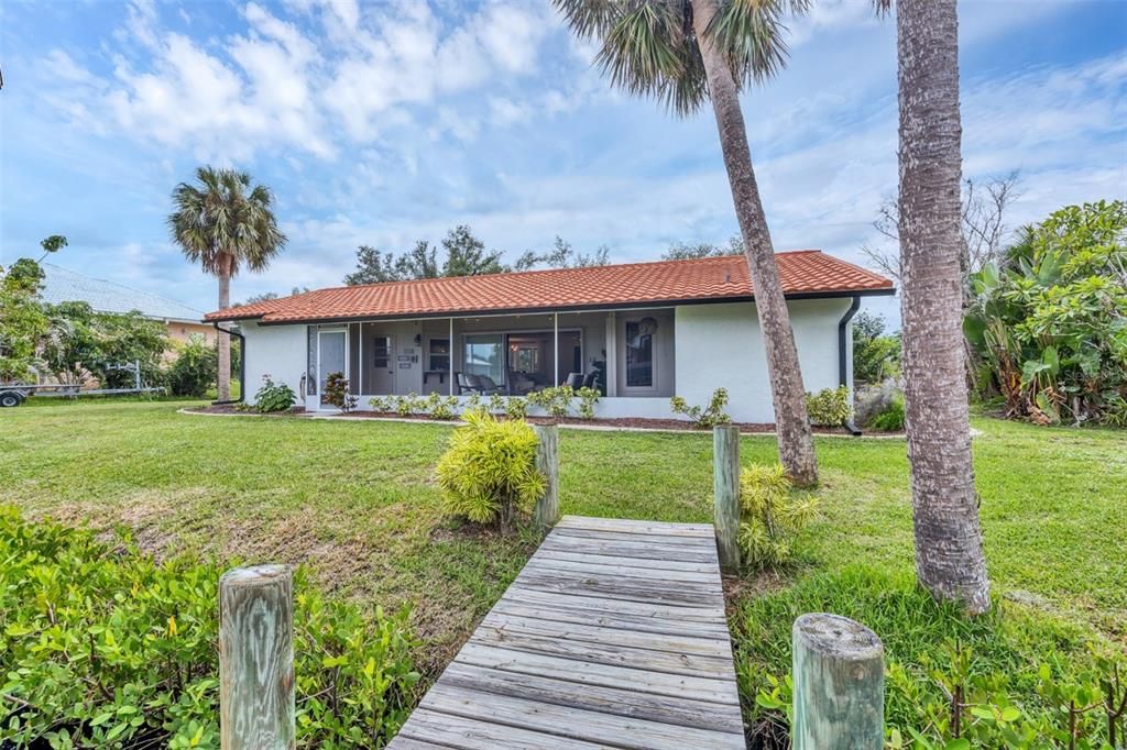 For Sale: $419,000 (2 beds, 2 baths, 1286 Square Feet)