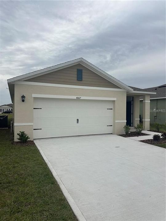 For Rent: $2,100 (4 beds, 2 baths, 1665 Square Feet)