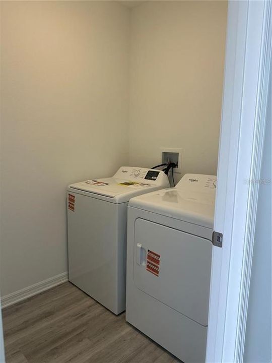 For Rent: $2,100 (4 beds, 2 baths, 1665 Square Feet)