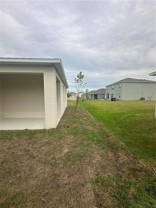 For Rent: $2,100 (4 beds, 2 baths, 1665 Square Feet)