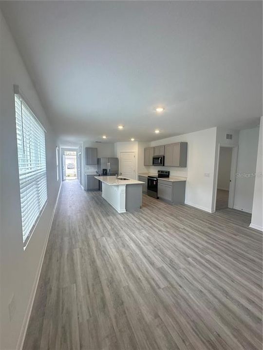 For Rent: $2,100 (4 beds, 2 baths, 1665 Square Feet)