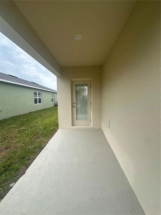 For Rent: $2,100 (4 beds, 2 baths, 1665 Square Feet)