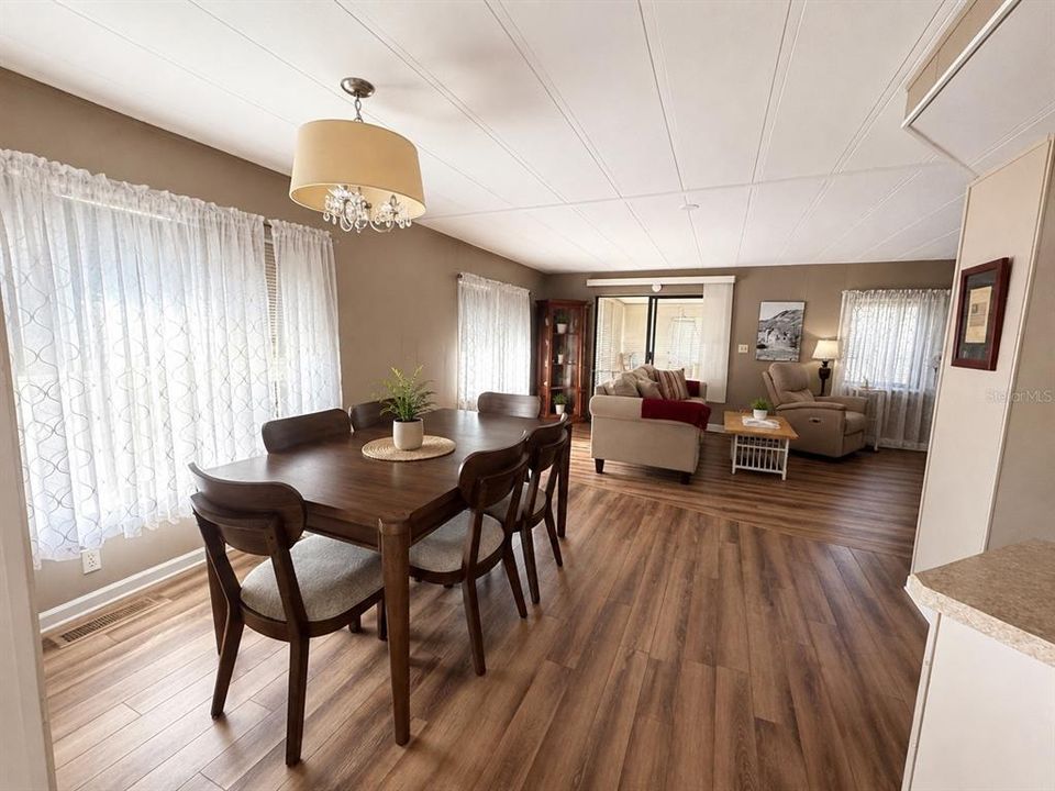 En Venta: $150,000 (2 camas, 2 baños, 1056 Pies cuadrados)