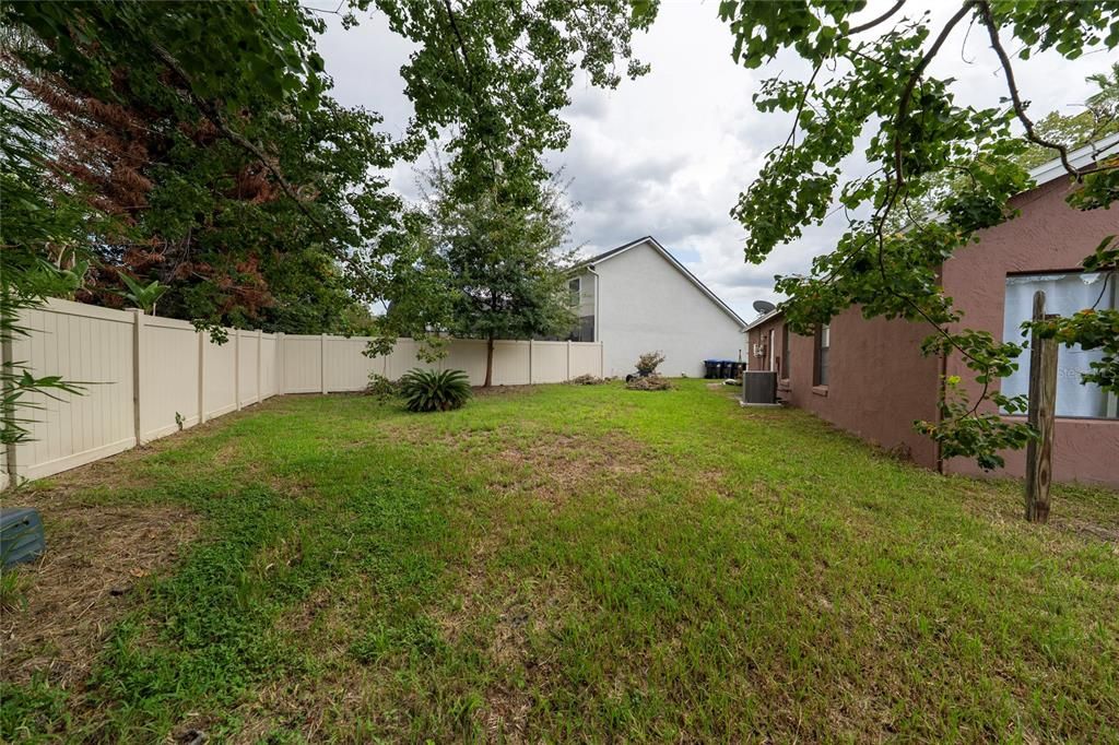 For Sale: $330,000 (2 beds, 2 baths, 1186 Square Feet)
