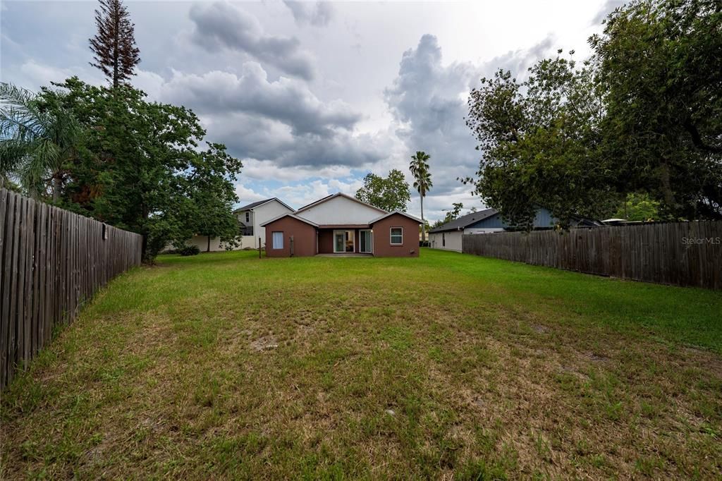 For Sale: $330,000 (2 beds, 2 baths, 1186 Square Feet)