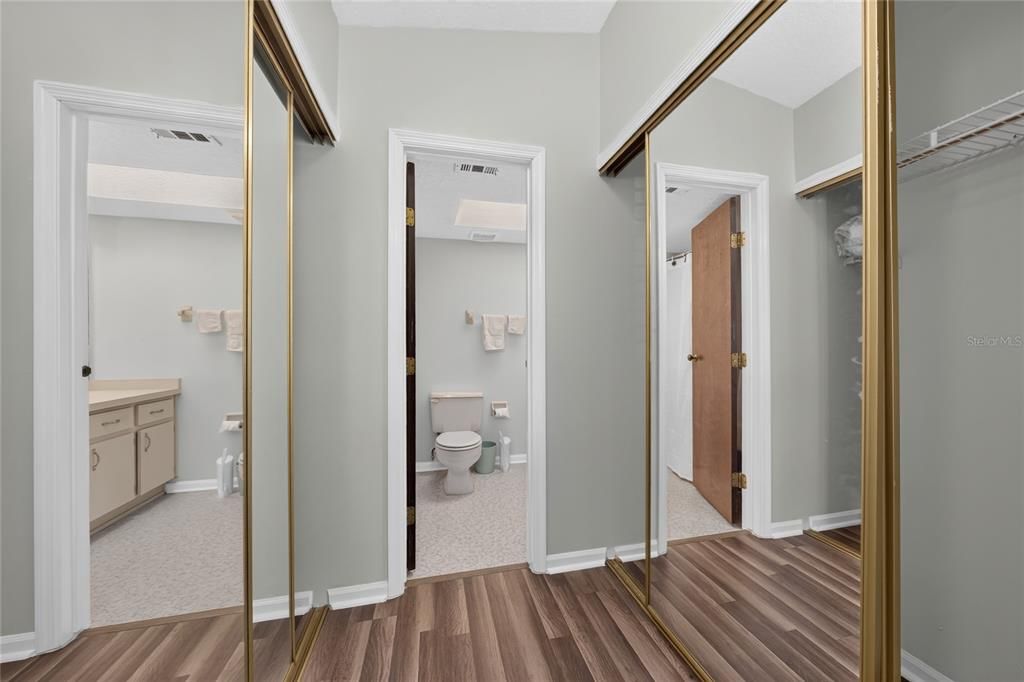 For Sale: $330,000 (2 beds, 2 baths, 1186 Square Feet)