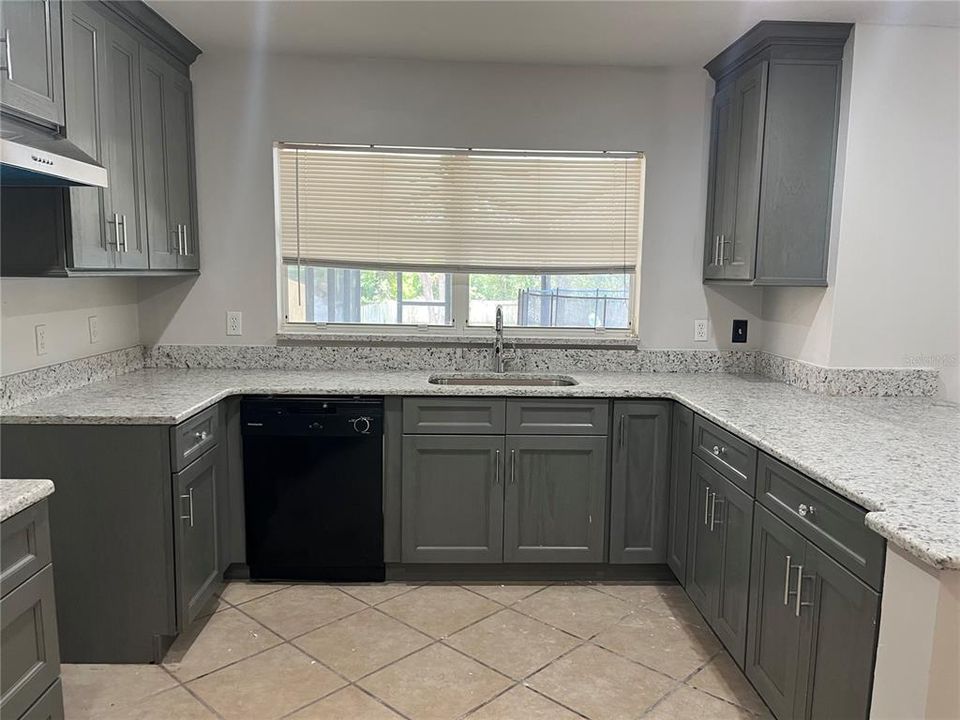 For Rent: $2,700 (4 beds, 2 baths, 2029 Square Feet)