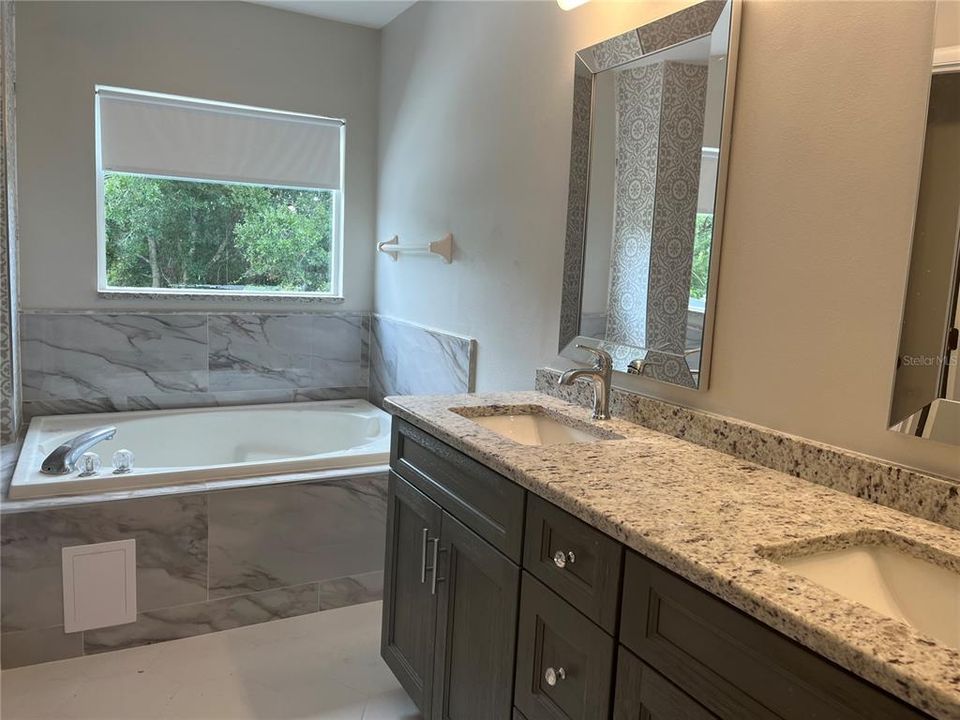For Rent: $2,700 (4 beds, 2 baths, 2029 Square Feet)