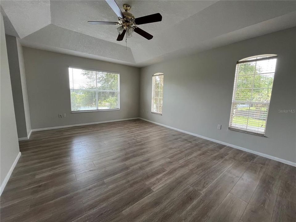 For Rent: $2,700 (4 beds, 2 baths, 2029 Square Feet)