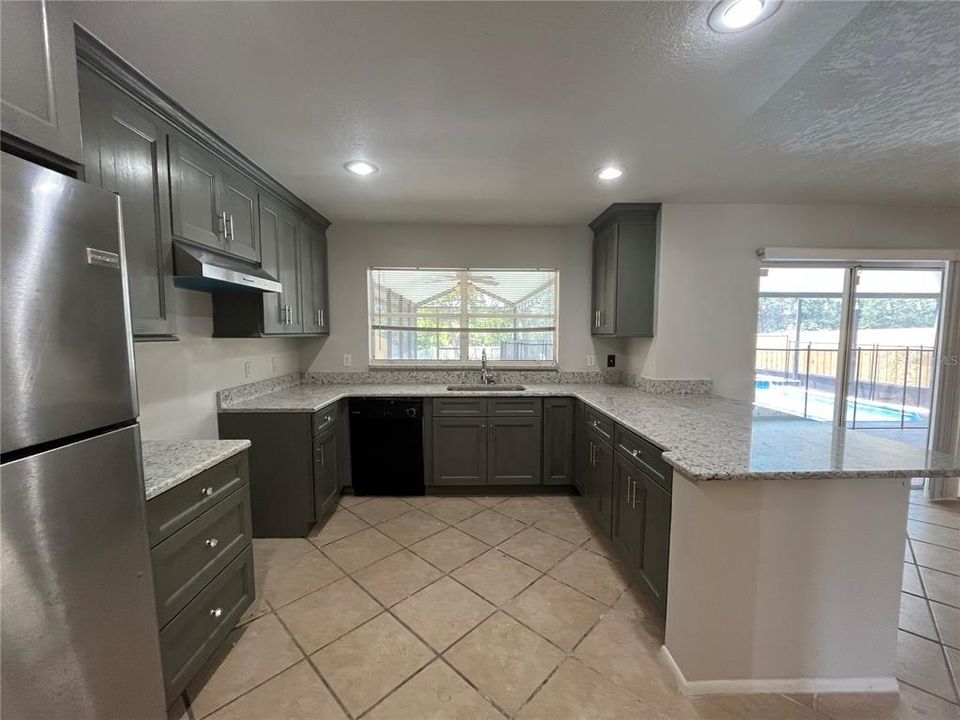 For Rent: $2,700 (4 beds, 2 baths, 2029 Square Feet)