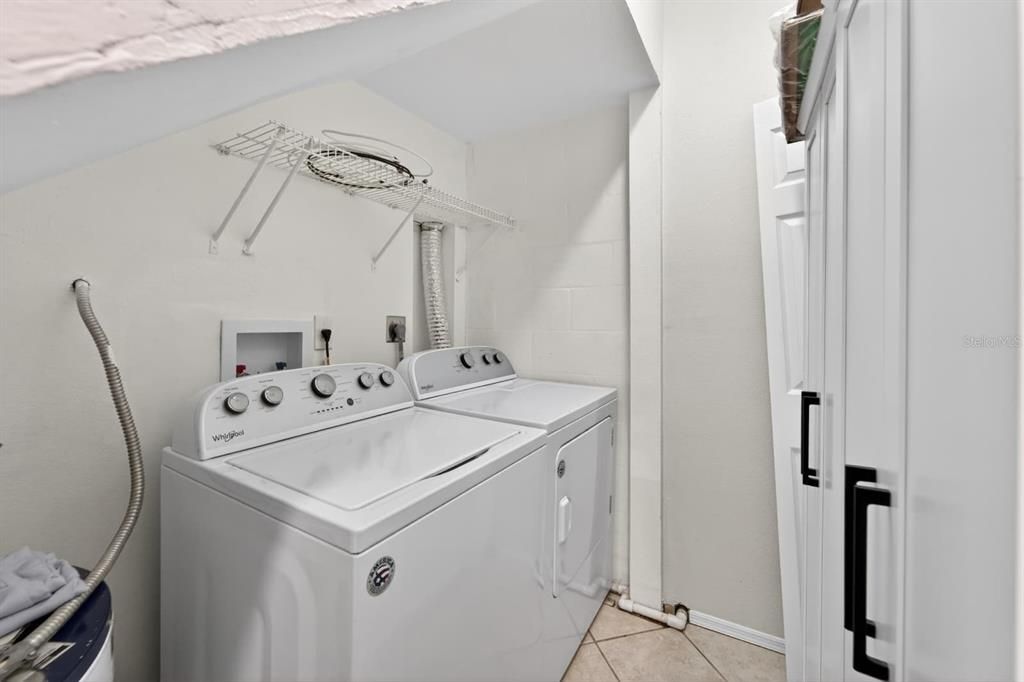 For Rent: $1,850 (2 beds, 2 baths, 1315 Square Feet)