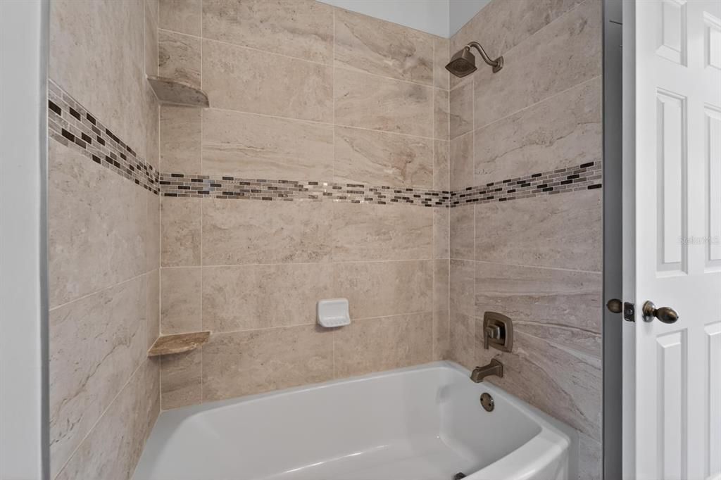 For Rent: $1,850 (2 beds, 2 baths, 1315 Square Feet)