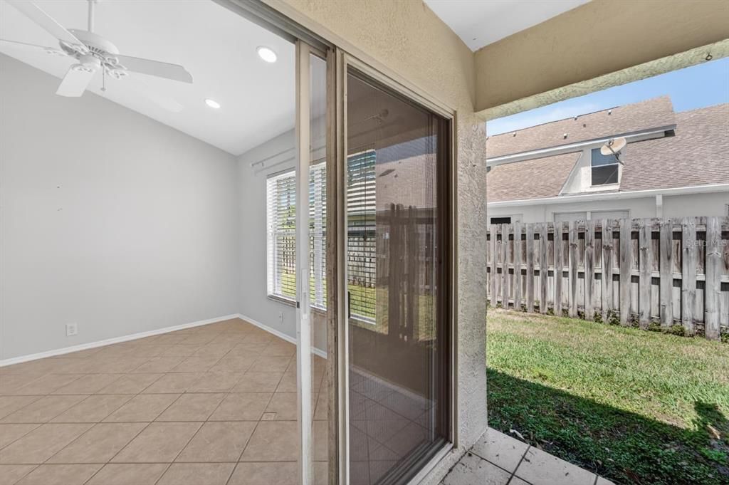 For Rent: $1,850 (2 beds, 2 baths, 1315 Square Feet)