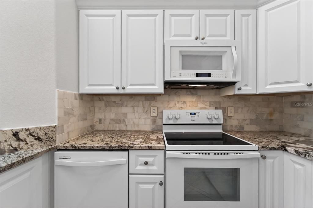 For Rent: $1,850 (2 beds, 2 baths, 1315 Square Feet)