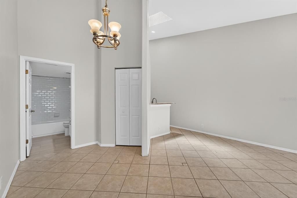 For Rent: $1,850 (2 beds, 2 baths, 1315 Square Feet)