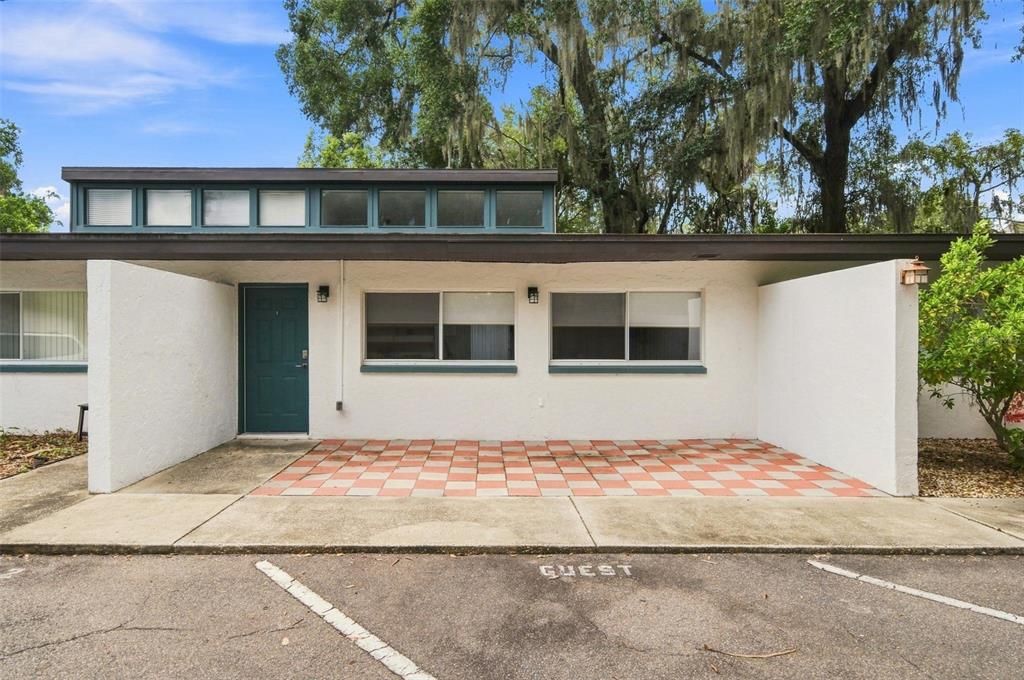 Recently Sold: $185,000 (2 beds, 1 baths, 923 Square Feet)
