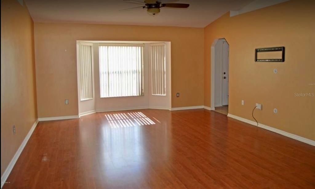 For Rent: $1,800 (3 beds, 2 baths, 1362 Square Feet)