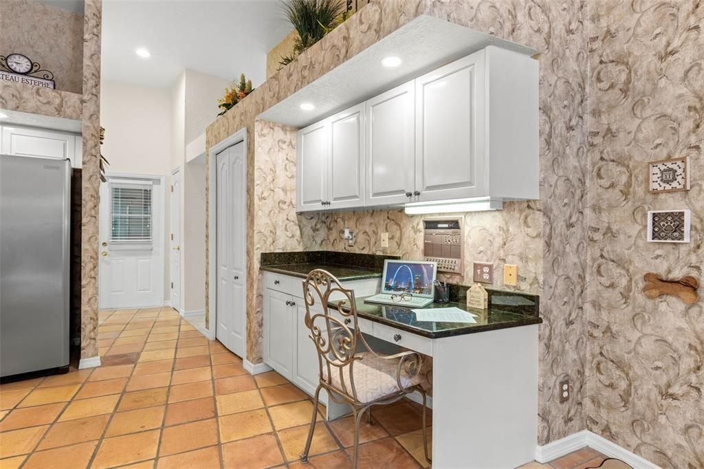 En Venta: $799,000 (4 camas, 3 baños, 2523 Pies cuadrados)