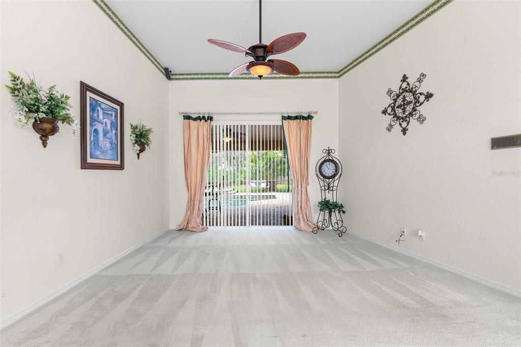 En Venta: $799,000 (4 camas, 3 baños, 2523 Pies cuadrados)