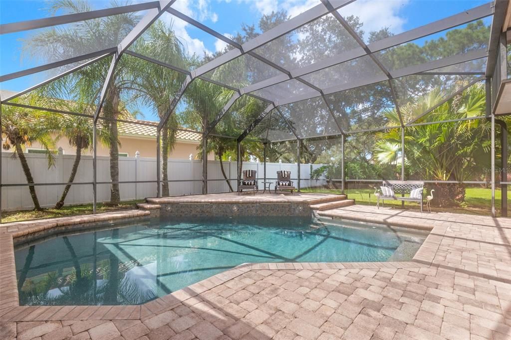 En Venta: $799,000 (4 camas, 3 baños, 2523 Pies cuadrados)