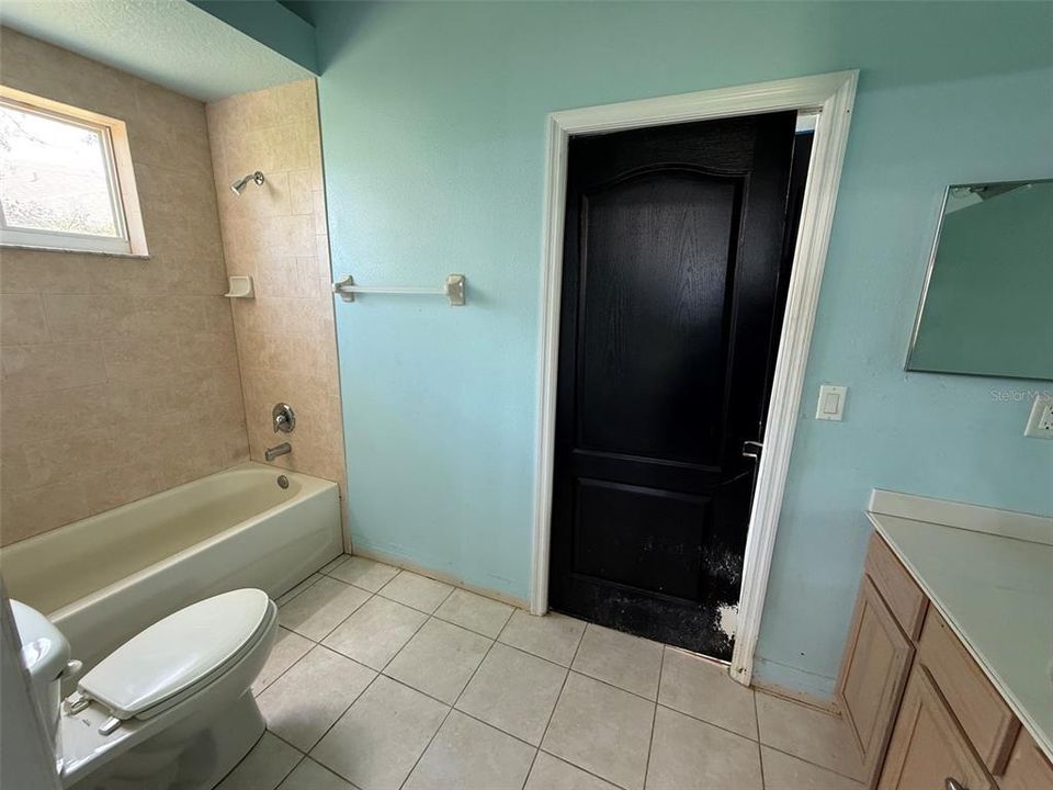 En Venta: $299,900 (3 camas, 3 baños, 2177 Pies cuadrados)