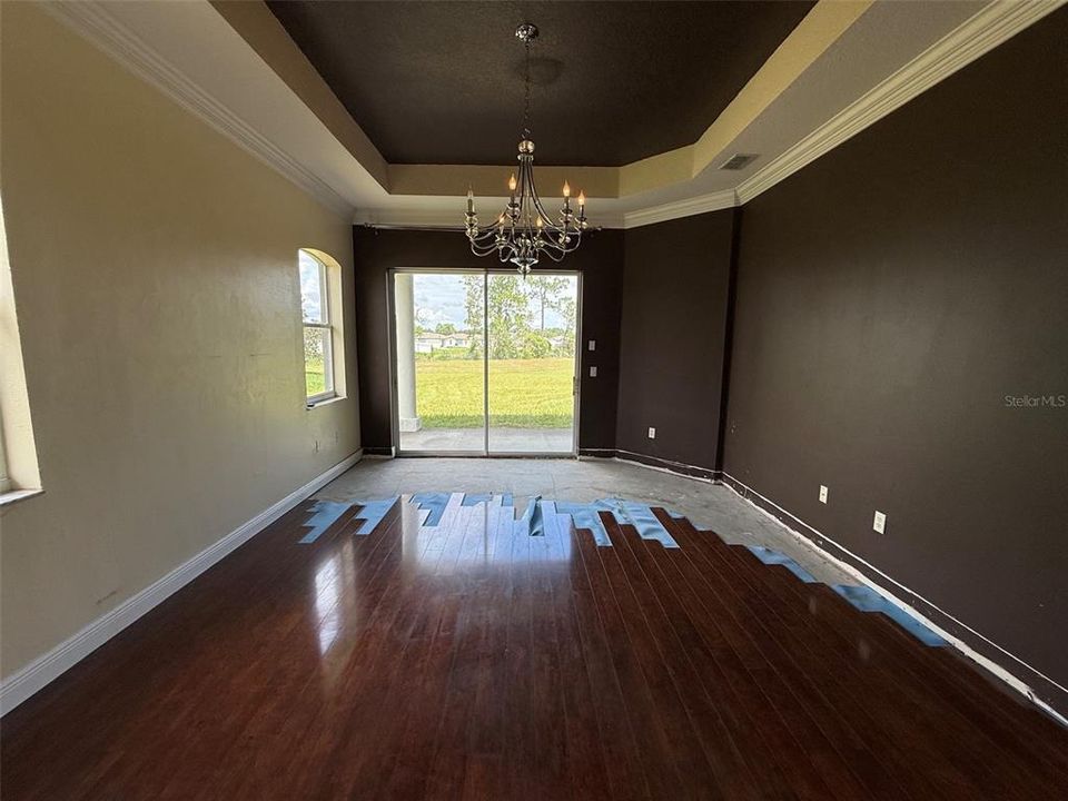 En Venta: $299,900 (3 camas, 3 baños, 2177 Pies cuadrados)