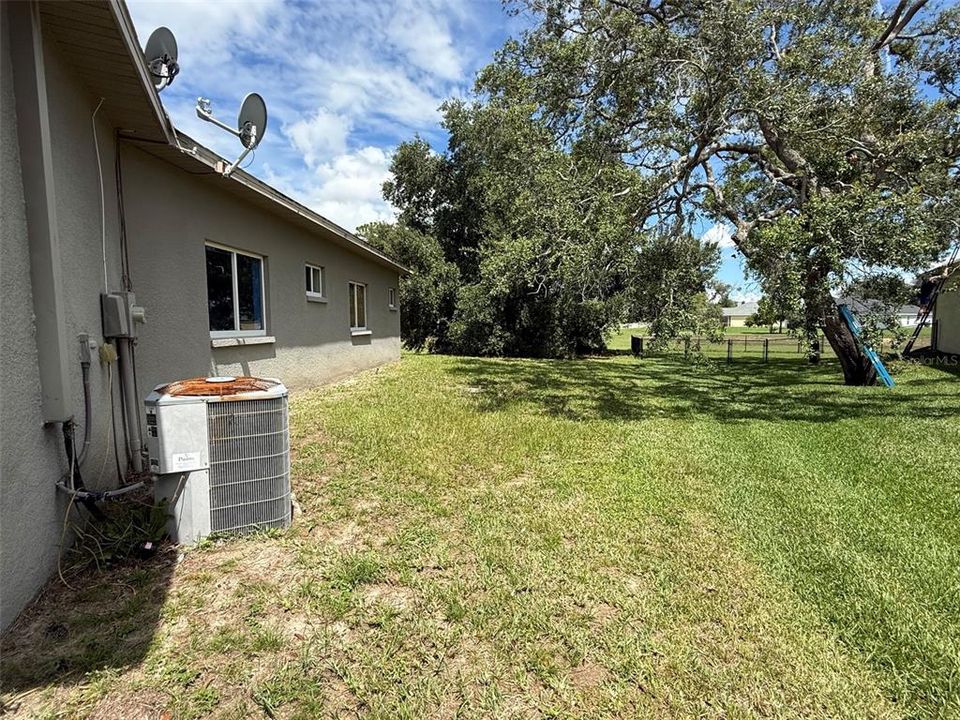En Venta: $299,900 (3 camas, 3 baños, 2177 Pies cuadrados)