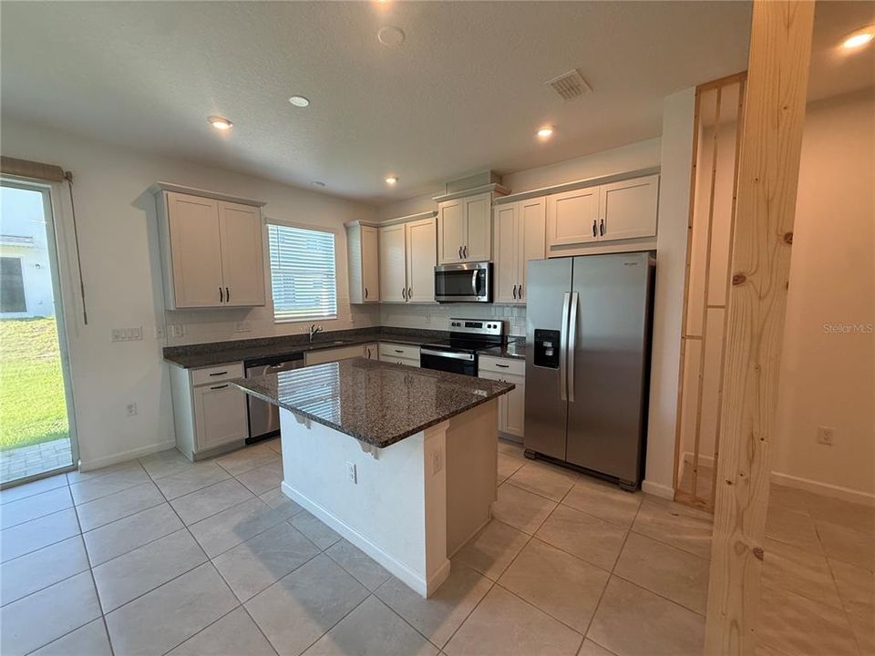 В аренду: $2,099 (3 спален, 2 ванн, 1460 Квадратных фут)