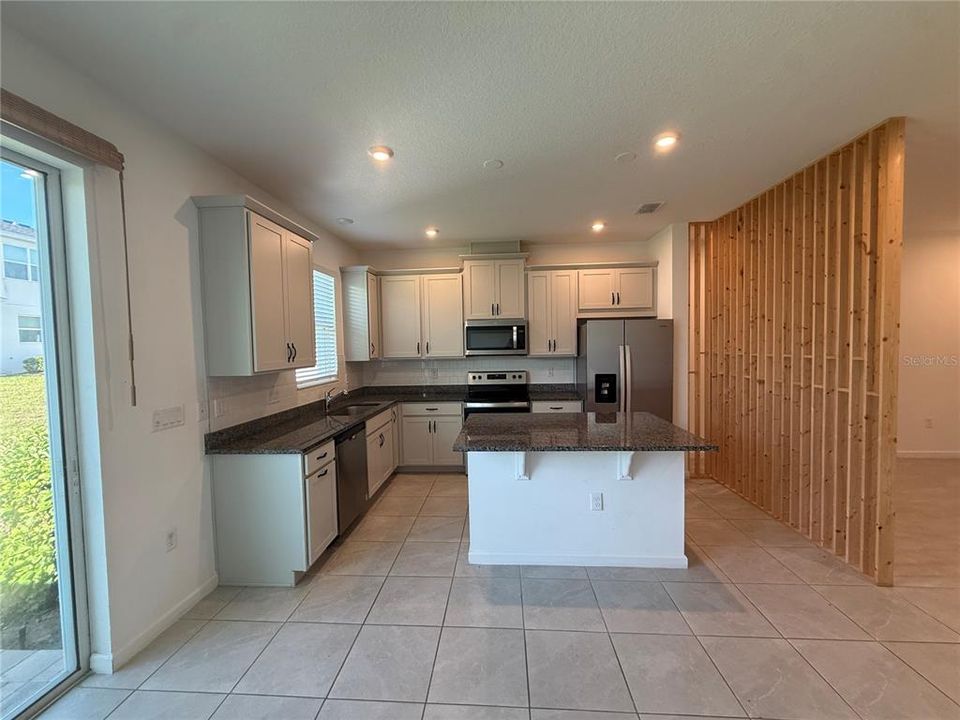 В аренду: $2,099 (3 спален, 2 ванн, 1460 Квадратных фут)