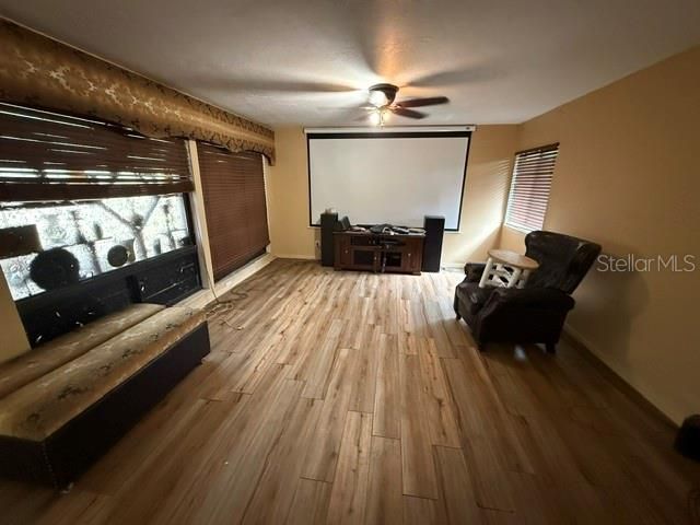 For Sale: $174,900 (2 beds, 2 baths, 1160 Square Feet)