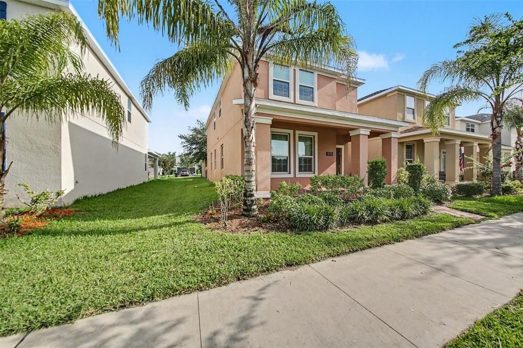 For Rent: $2,695 (3 beds, 2 baths, 1996 Square Feet)