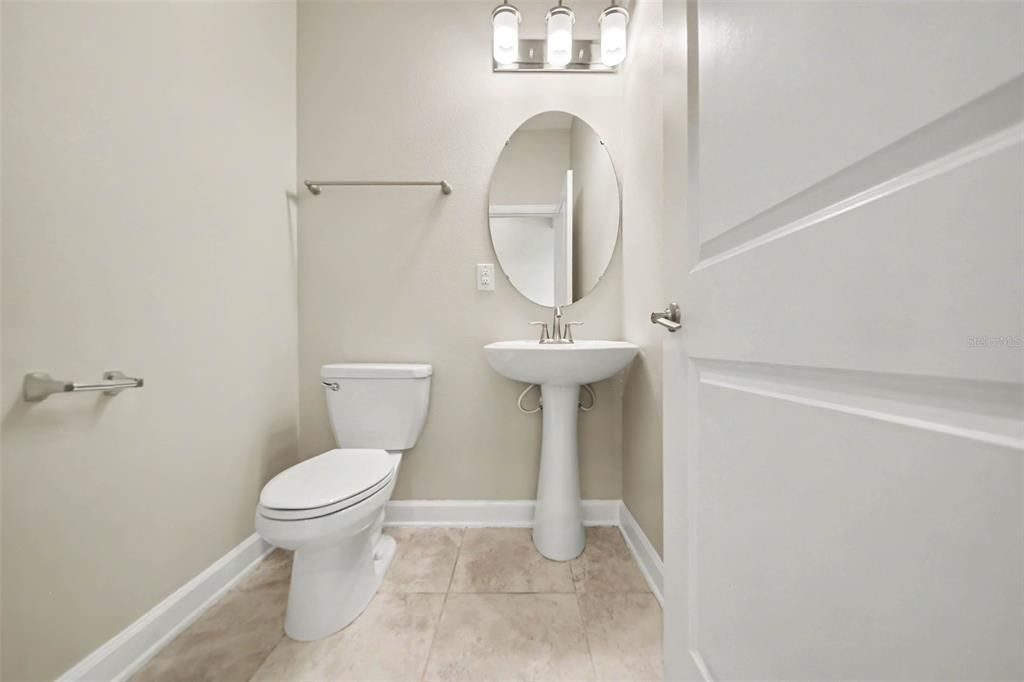 For Rent: $2,695 (3 beds, 2 baths, 1996 Square Feet)