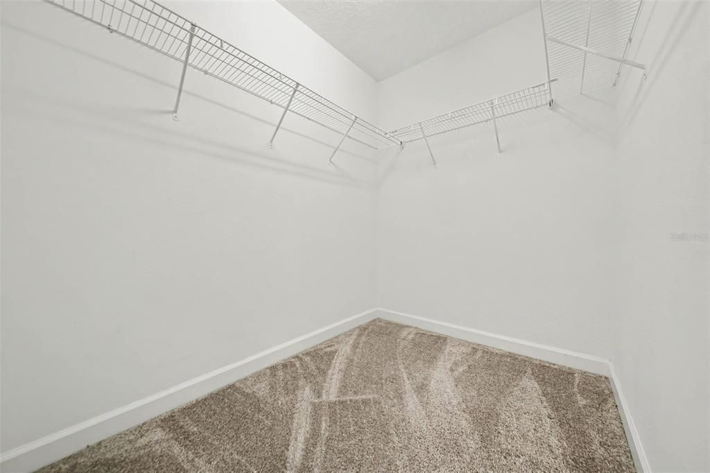 For Rent: $2,695 (3 beds, 2 baths, 1996 Square Feet)