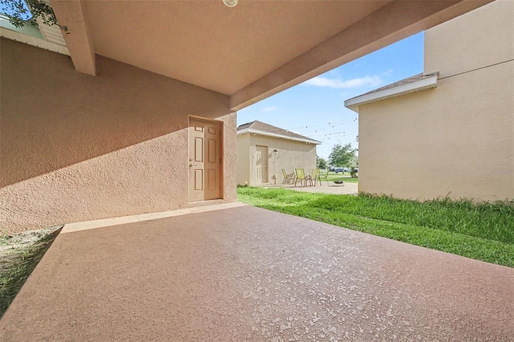 For Rent: $2,695 (3 beds, 2 baths, 1996 Square Feet)