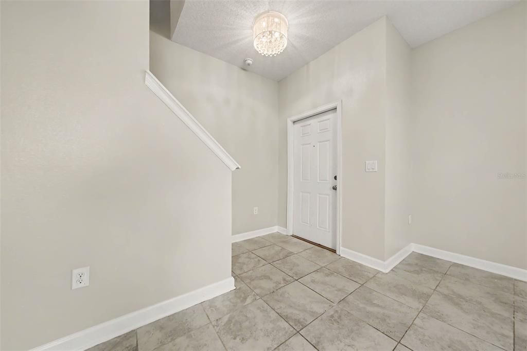 For Rent: $2,695 (3 beds, 2 baths, 1996 Square Feet)
