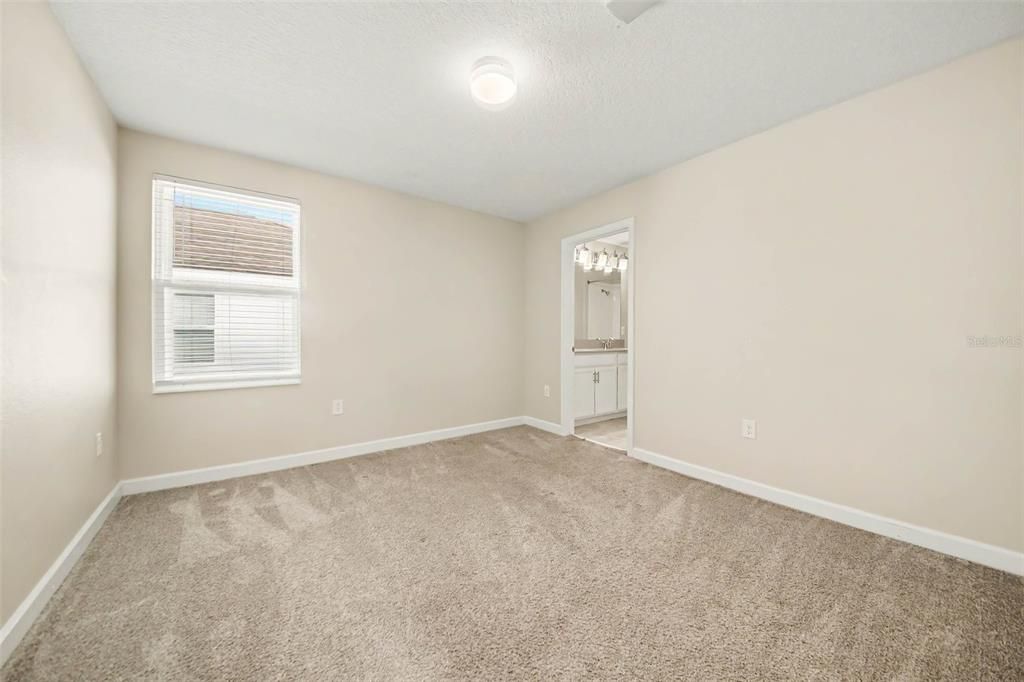 For Rent: $2,695 (3 beds, 2 baths, 1996 Square Feet)