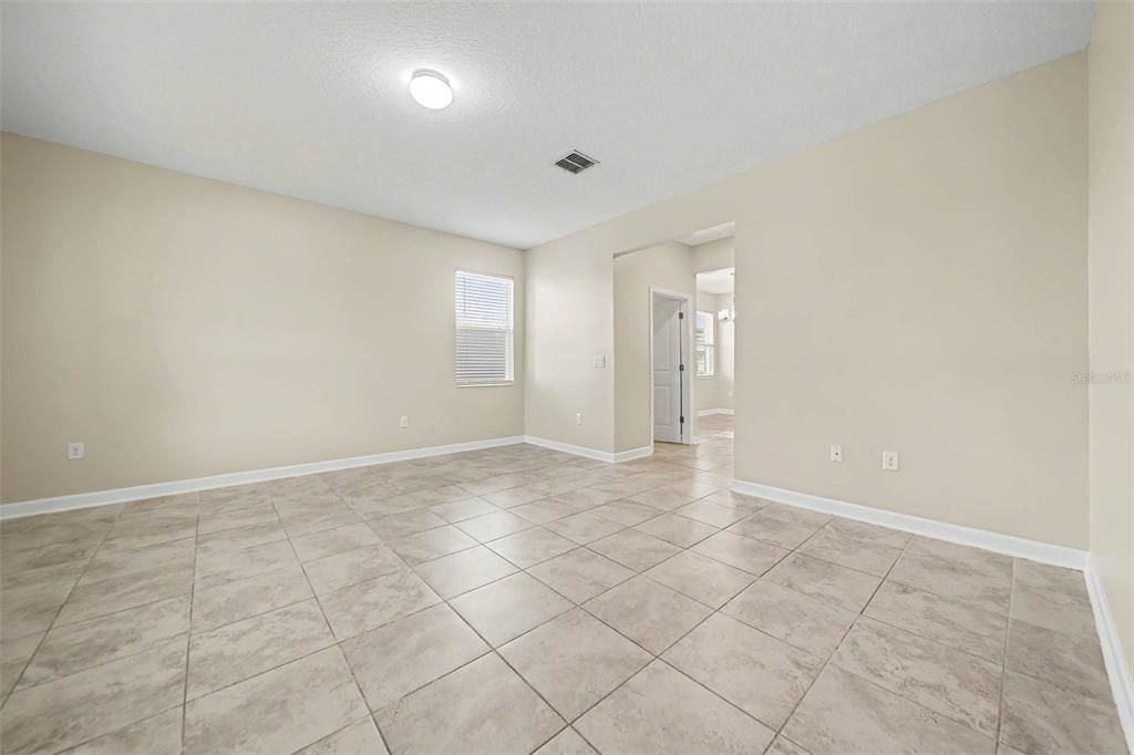 For Rent: $2,695 (3 beds, 2 baths, 1996 Square Feet)