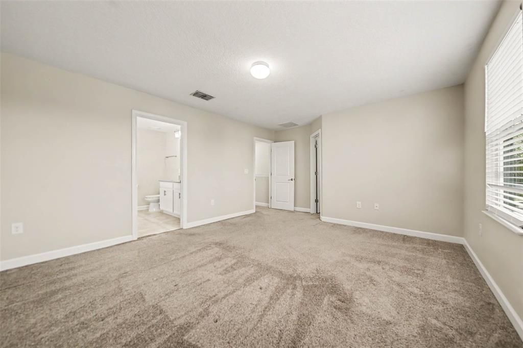 For Rent: $2,695 (3 beds, 2 baths, 1996 Square Feet)
