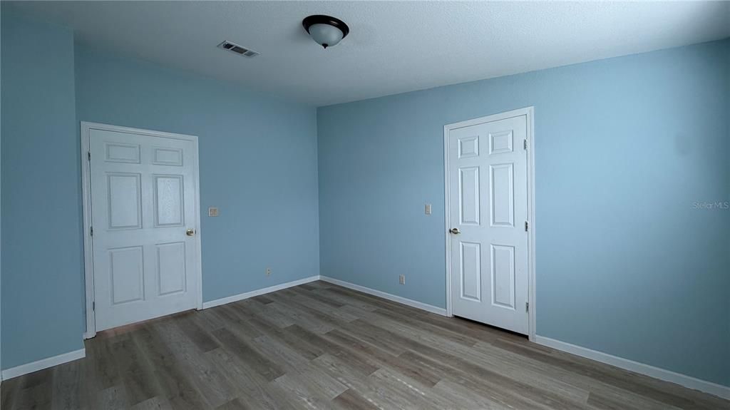 For Rent: $2,250 (4 beds, 2 baths, 2100 Square Feet)