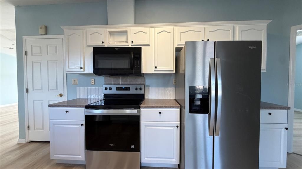 For Rent: $2,250 (4 beds, 2 baths, 2100 Square Feet)