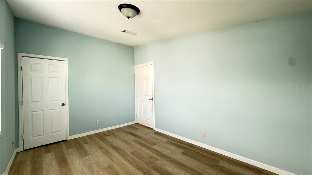 For Rent: $2,250 (4 beds, 2 baths, 2100 Square Feet)