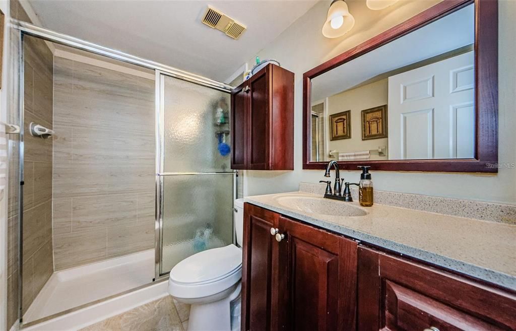 For Rent: $2,000 (2 beds, 2 baths, 970 Square Feet)