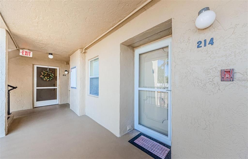 For Rent: $2,000 (2 beds, 2 baths, 970 Square Feet)